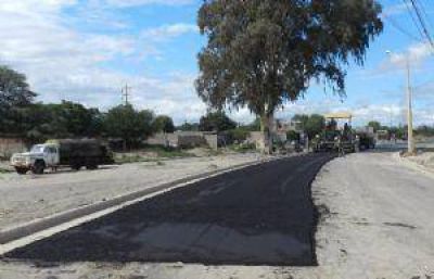 Comenz� la pavimentaci�n en el acceso Sur de la ciudad