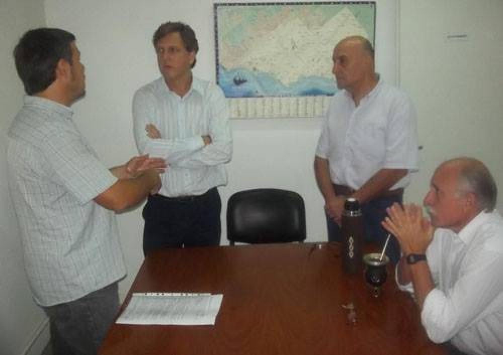 Los Defensores del Pueblo recibieron al concejal Marcos Guti�rrez