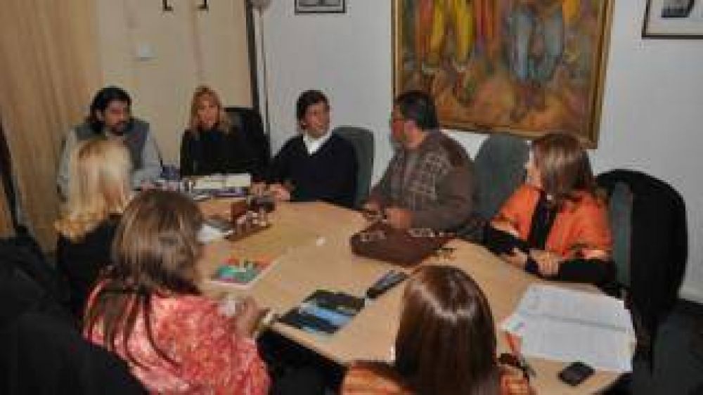 Educaci�n ofreci� bono de $1000 por mes hasta mayo