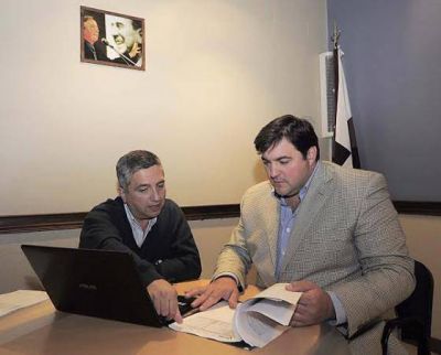 Reuni�n por la planta de osmosis inversa para Caleta Olivia