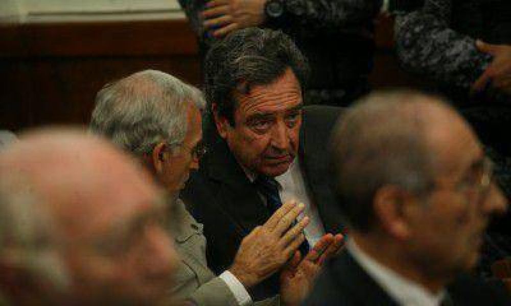 Piden investigar a un m�dico que emiti� certificados para que dos acusados no presencien el debate