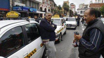 Una protesta de taxistas paraliz� el microcentro