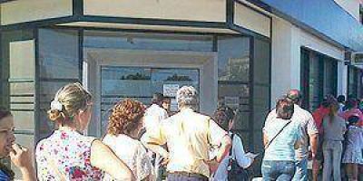 Ma�ana comienza el pago de haberes para agentes del Estado