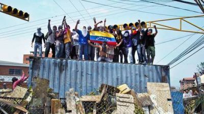 Maduro adelanta el Carnaval para aplacar las protestas