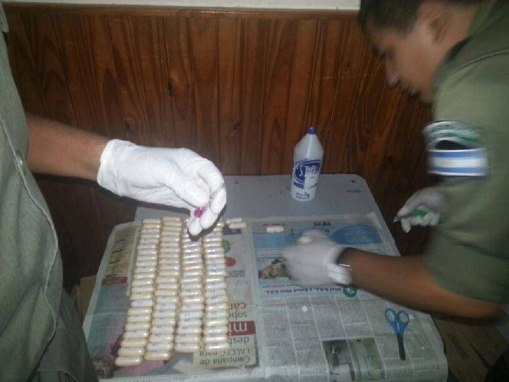 En operativos de Gendarmer�a en Tucum�n, Salta y Jujuy, secuestran 10 kilos de coca�na 
