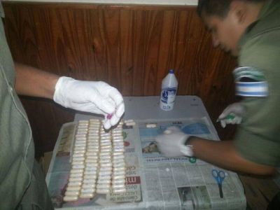 En operativos de Gendarmer�a en Tucum�n, Salta y Jujuy, secuestran 10 kilos de coca�na 