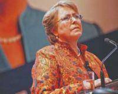 Bachelet acept� dos nuevas renuncias en su Gabinete