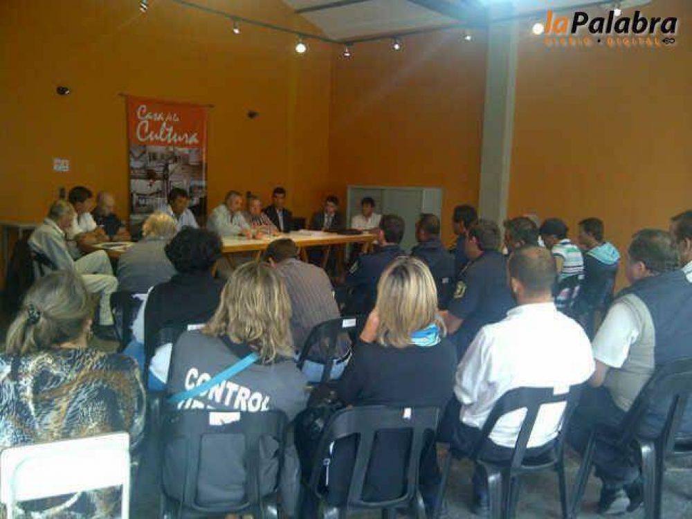 Curetti se reuni� con �reas sociales y de seguridad en el interior
