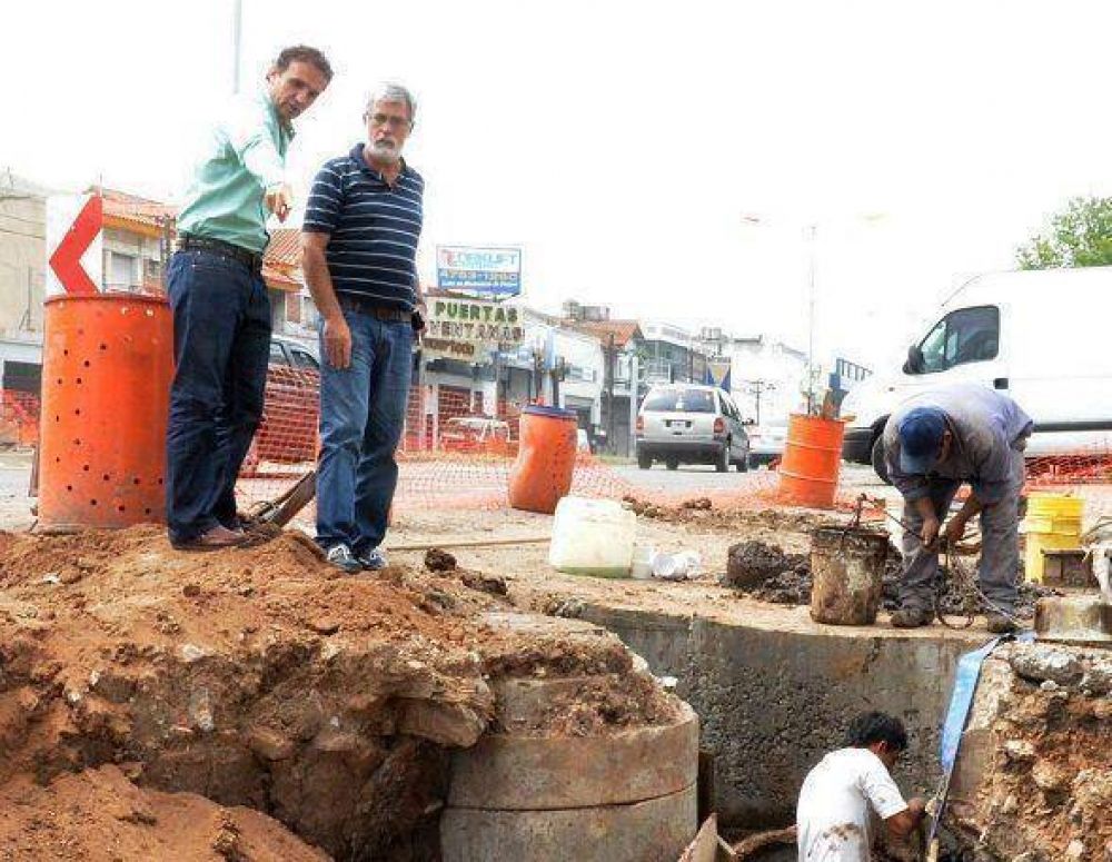 Katopodis supervis� obras de un conducto pluvial en Villa Libertad