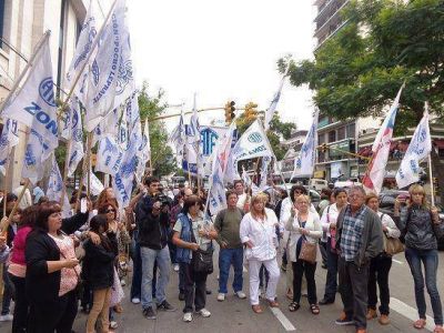 ATE Zona Norte realiz� una asamblea en Vicente L�pez