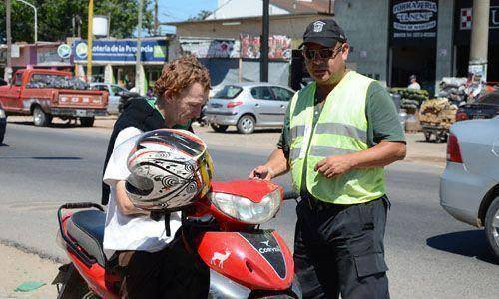 En Pilar, el 30 por ciento de los motociclistas circula sin casco