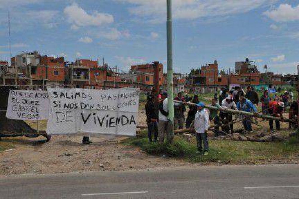 Toma de terrenos: �El gobierno porte�o incumple la ley�