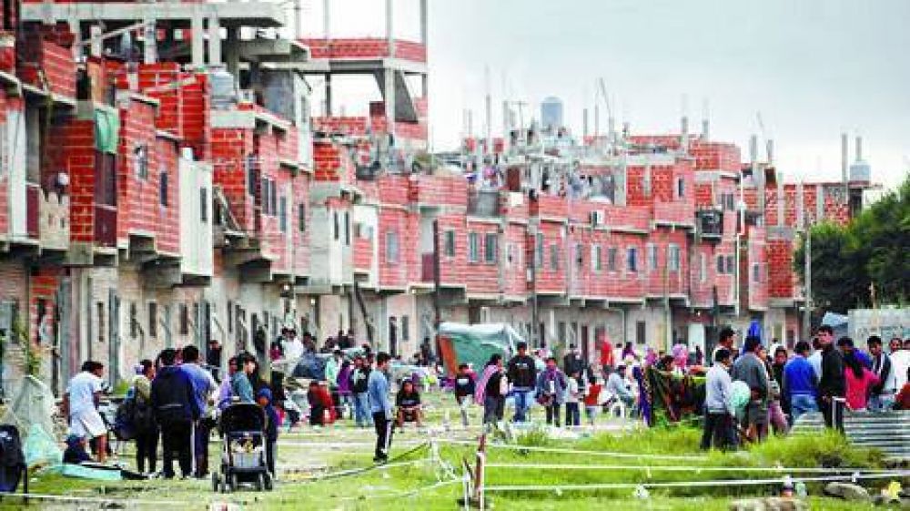 Tras 2 d�as de toma, hubo acuerdo y prometieron desalojar el lugar