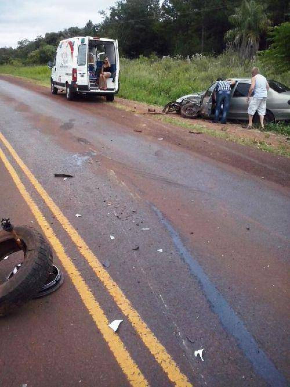 Cuatro heridos en choque entre dos veh�culos