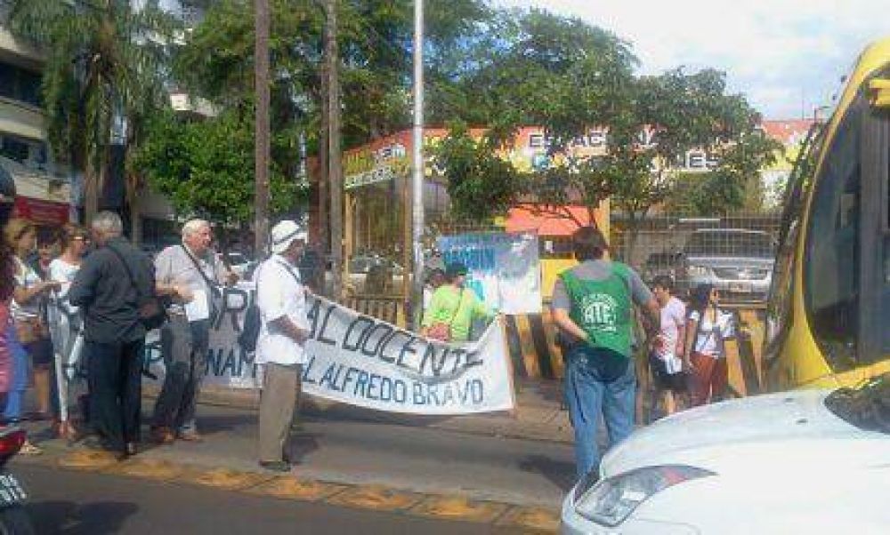 Manifestaci�n contra el Boletazo: La Multisectorial entreg� volantes