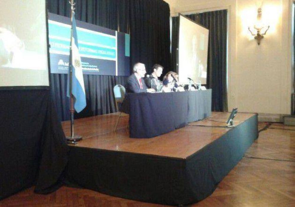 Capitanich, Alak y Falbo estuvieron presentes en el cierre del Congreso de Reformas Legislativas