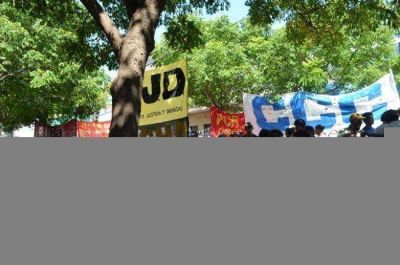 Cruzada por �Agua para los Pueblos Originarios del Chaco� en Plaza 25 de Mayo