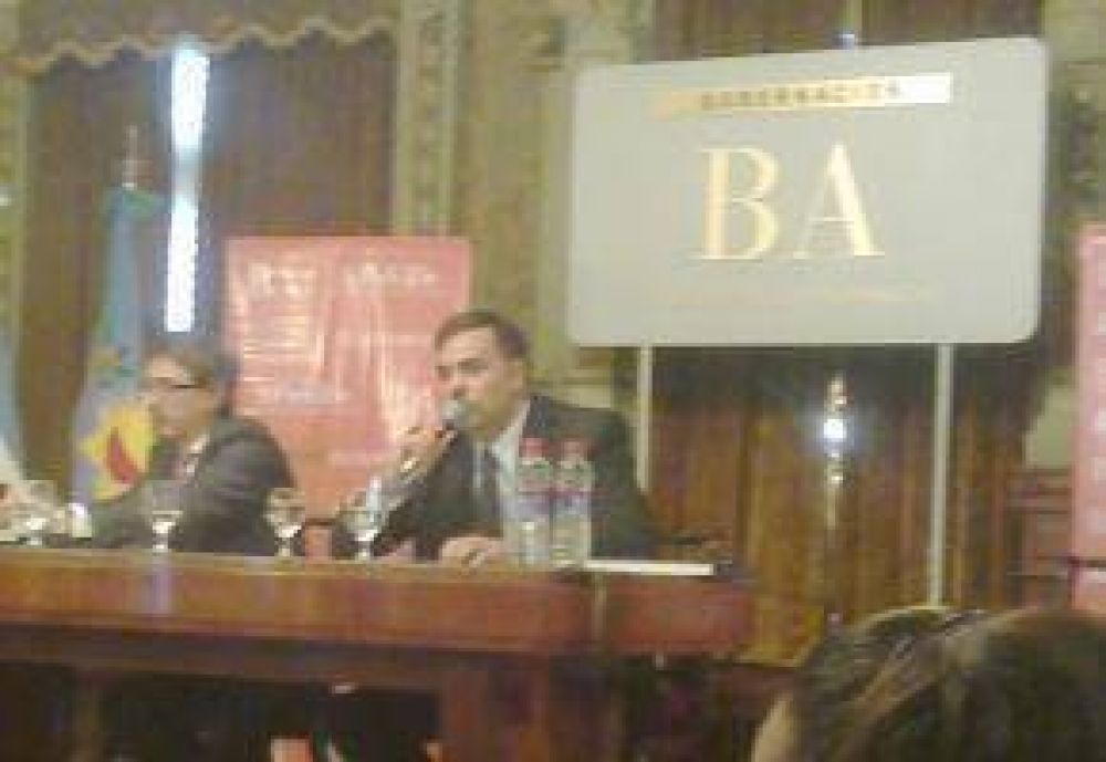 Mosteiro, Garc�a y Cast�n presentes en la reuni�n contra la violencia en el f�tbol