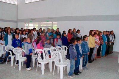 Villa Angela: Pol�mico inicio de clases
