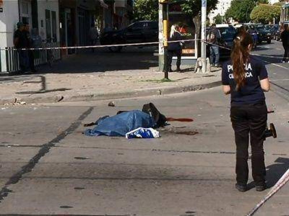 MOTOCICLISTA MURI� AL SER EMBESTIDO POR UN CAMI�N EN MAR DEL PLATA