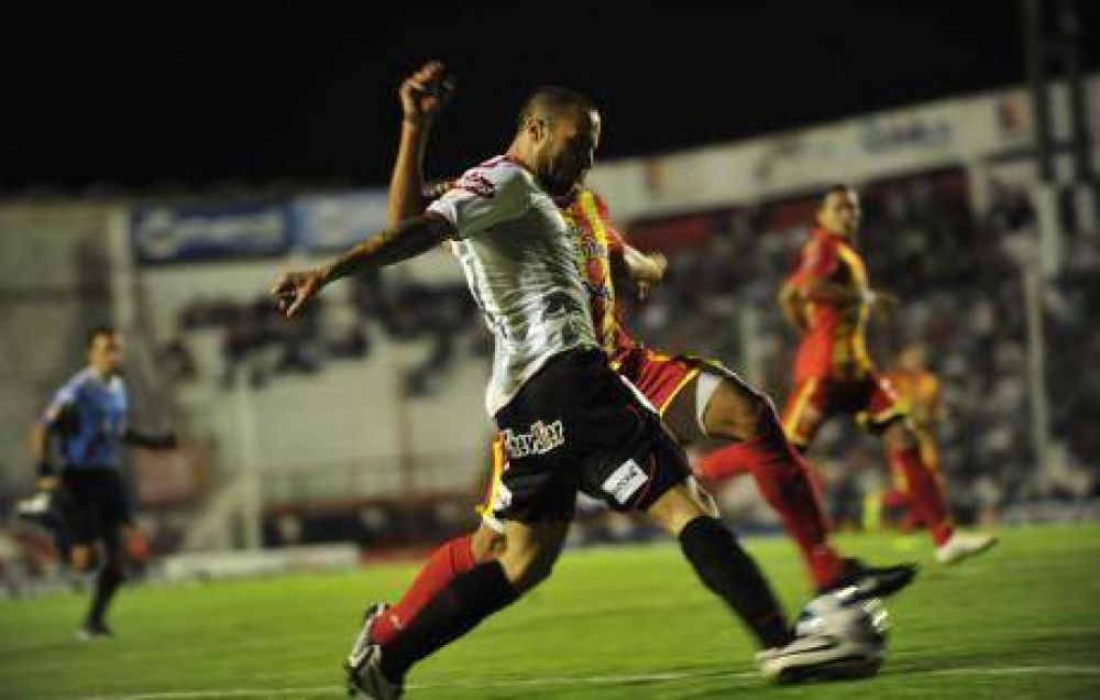 Instituto empat� 1 a 1 con Boca Unidos: un equipo que es 2 en 1