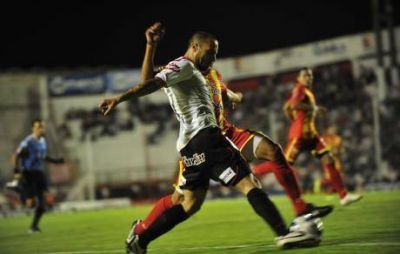 Instituto empat� 1 a 1 con Boca Unidos: un equipo que es 2 en 1