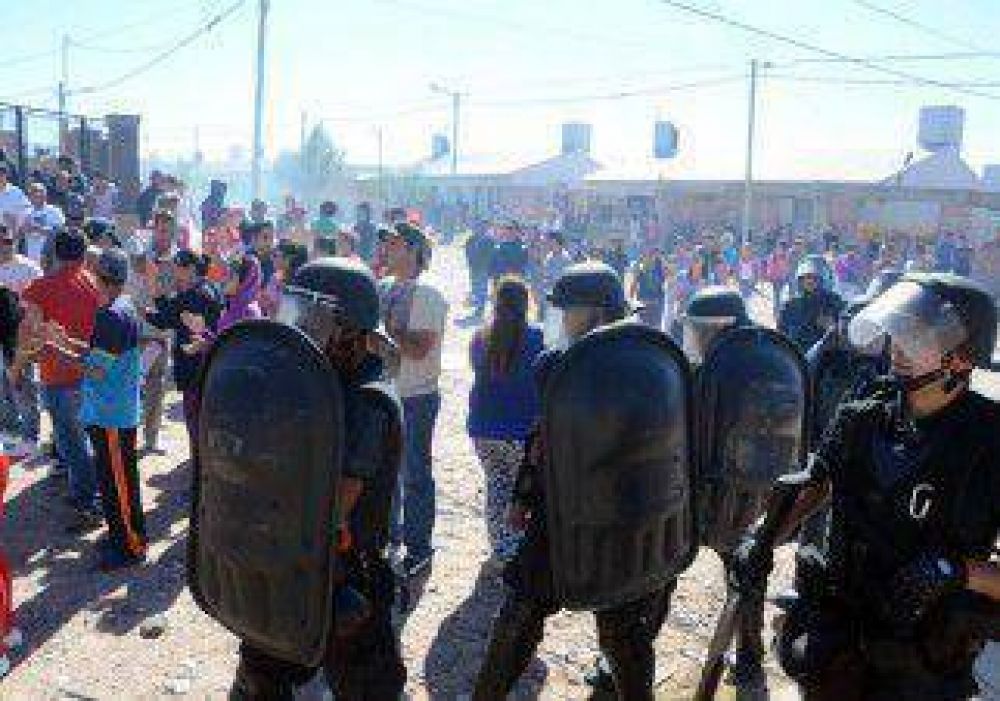 Acusan de ladronas a dos familias y a una la expulsaron del barrio 