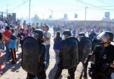 Acusan de ladronas a dos familias y a una la expulsaron del barrio 