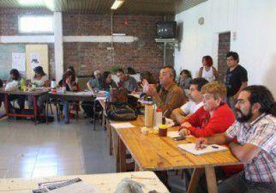 Los docentes van al paro y marchan a la Casa de Gobierno el 5 de marzo 