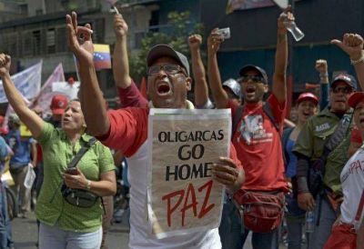 Arrestan a esp�as en Venezuela por muertes en protestas