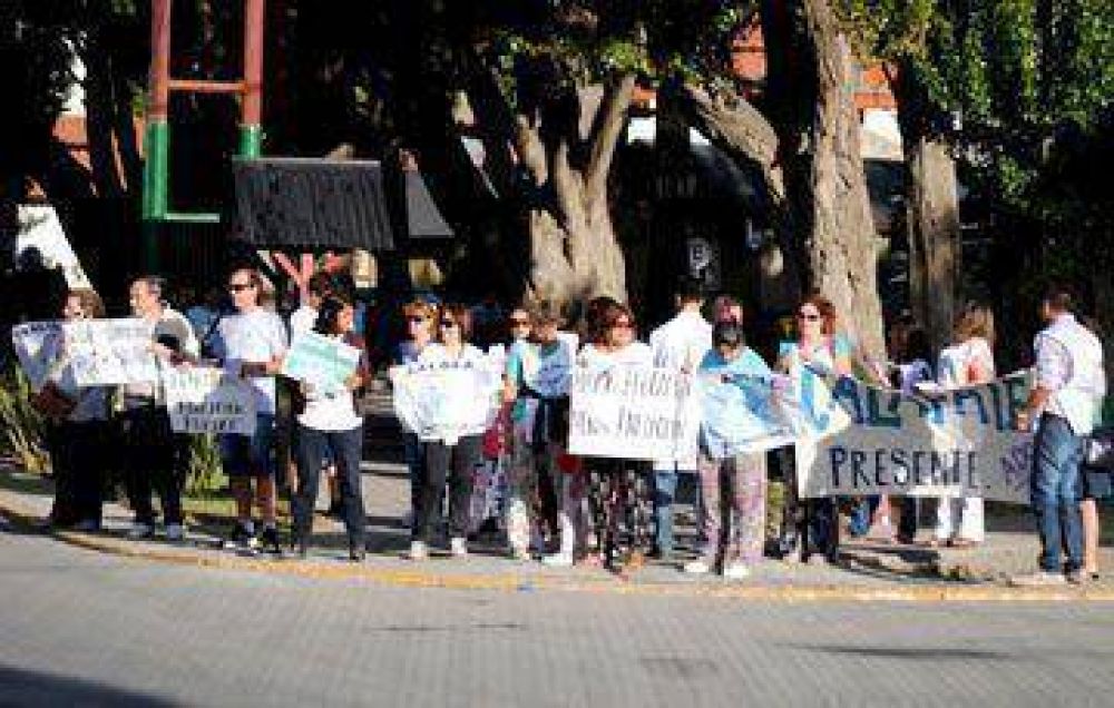 El Calafate volvi� a la calle en defensa de la educaci�n p�blica