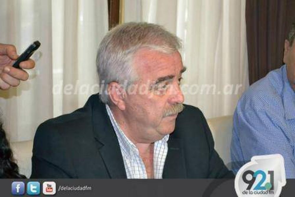 'No estamos dispuestos a poner m�s dinero' dijo el Intendente ante los reclamos por las calles de los desag�es sin asfaltar