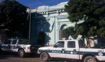 Bah�a Blanca: Preso escap� mientras los polic�as preparaban mate