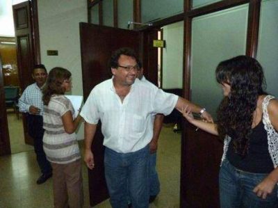 Con la mira en Naci�n, docentes ser�n recibidos hoy en Hacienda