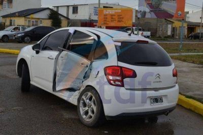 Polic�a herido en violento accidente cuando sal�a de su guardia
