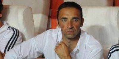 Azconz�bal: "Lo complicado ser� el partido con Banfield, incluso para el arbitraje"