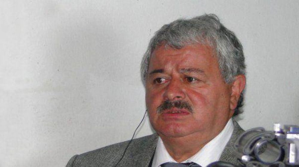 Internaron al periodista Tit� Fern�ndez tras sufrir un ACV