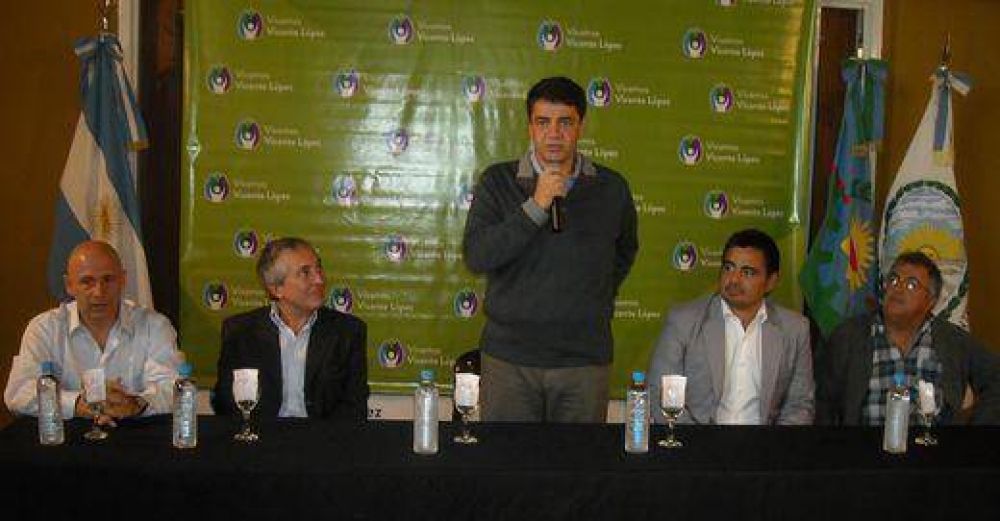 Jorge Macri formaliz� el aumento en la ayuda escolar para municipales