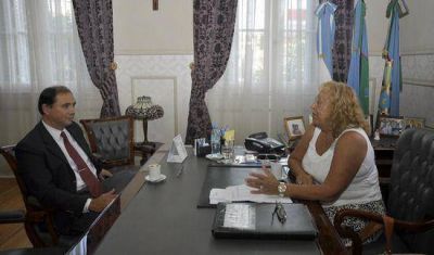 El nuevo titular de la Polic�a Federal Argentina (PFA) Delegaci�n Campana visit� a la intendente Giroldi