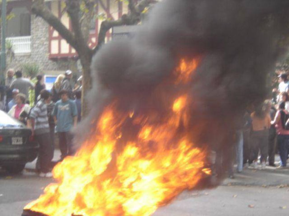 Quema de gomas: �Hay que hacerle entender a la gente que esto nos hace mal a todos�