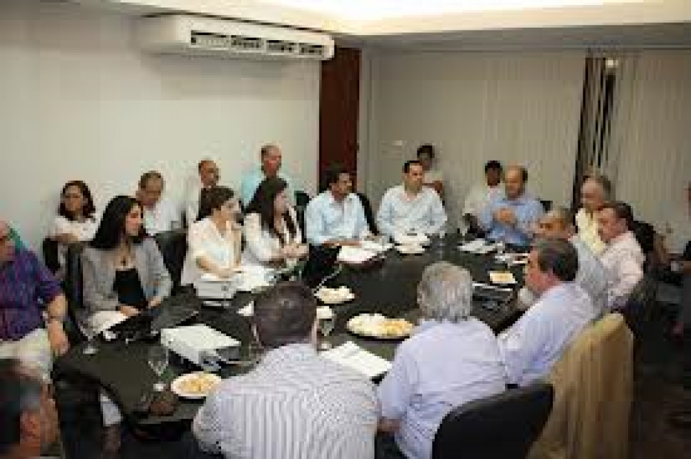 El gobierno provincial gestiona un acuerdo de precios con empresarios locales