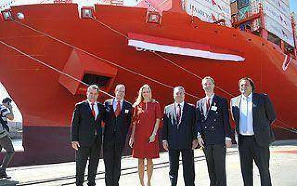 El puerto Dock Sud bot� el buque m�s grande de su historia