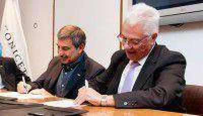 El Rector de la UNJu firm� Convenio de Financiaci�n con el CONICET