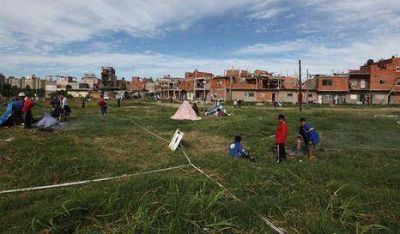 "Madres hab�a prometido viviendas a la gente"