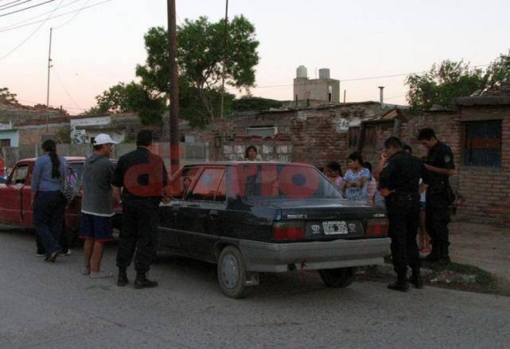Viol� una orden de restricci�n y trat� de asesinar a su vecino
