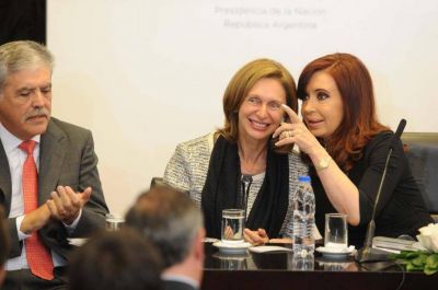 Beatriz Rojk�s no suceder� m�s a Cristina y Boudou en el PEN