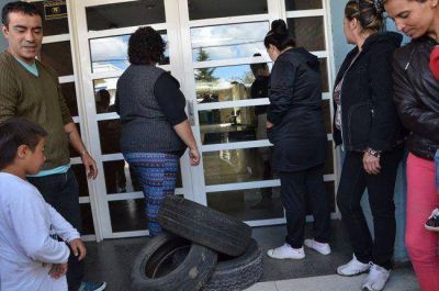 Les prometen viviendas a las familias afectadas por la inundaci�n en Zona Norte