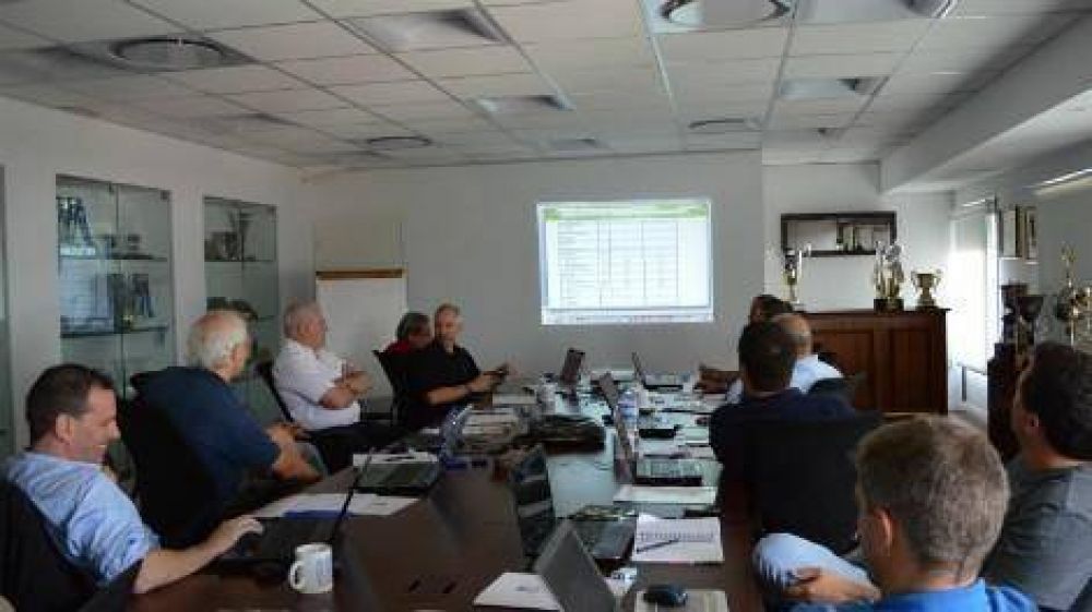 Ocho referees tucumanos participar�n de la Concentraci�n de la UAR