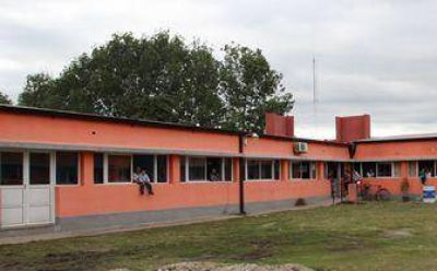 El gobernador supervis� obras en la comuna de Le�n Roug�s