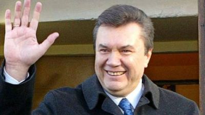 Rusia acoge a Yanukovich y la violencia estalla en Crimea
